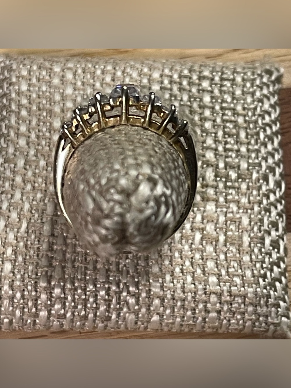 Stamped 10KT Yellow Gold and 7 stone CZ Princess cut ring. Size 7 stunning - Picture 2 of 16